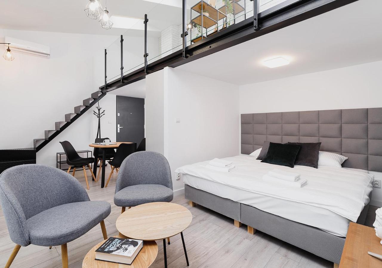 Wow! Aparthotel By Krakowmyplace מראה חיצוני תמונה